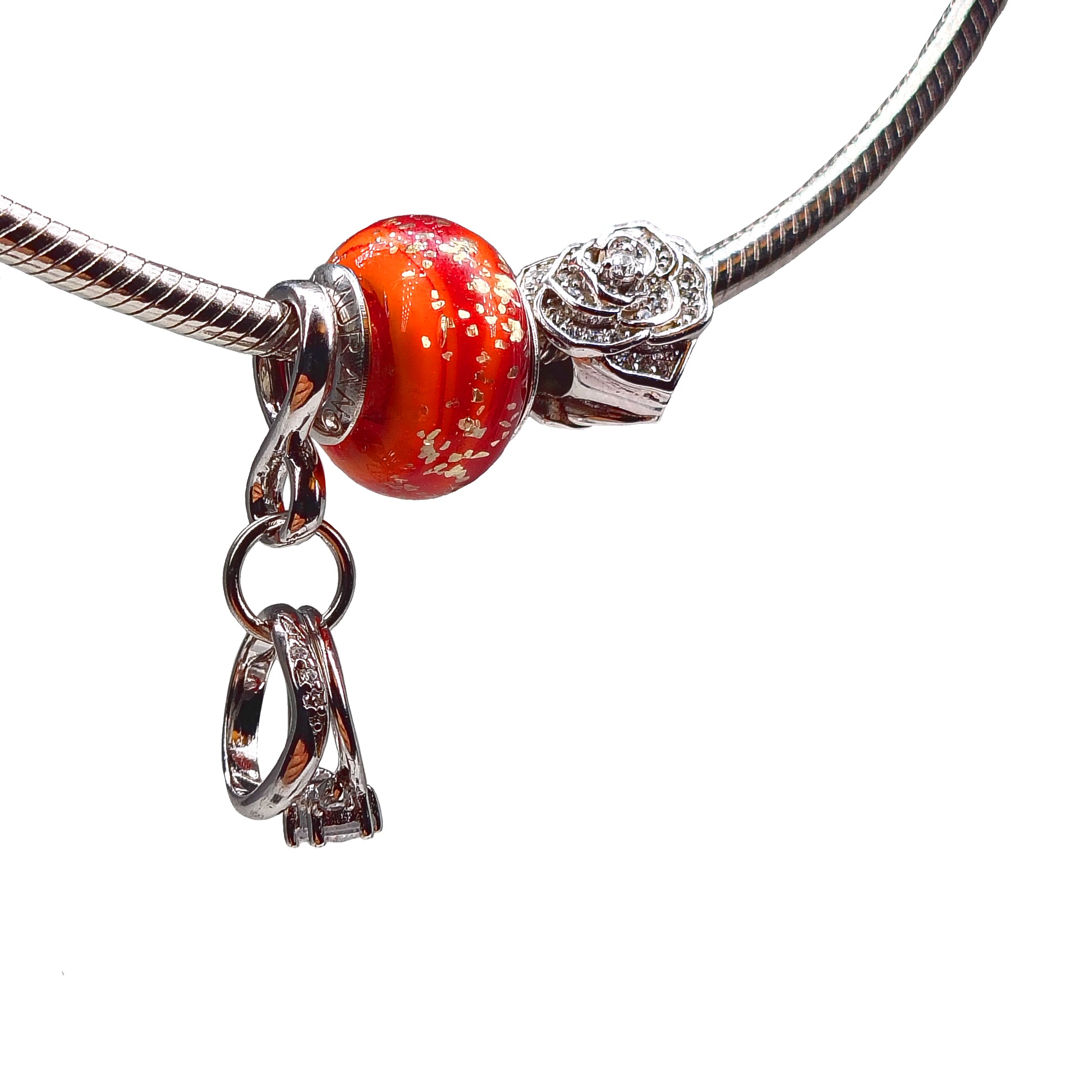 LERROSA sieraad compositie Eeuwige gloed: een set van drie bedels bestaande uit een Murano-bedel, een zilveren hart en trouwringen of verlovingsringen (zonder armband).